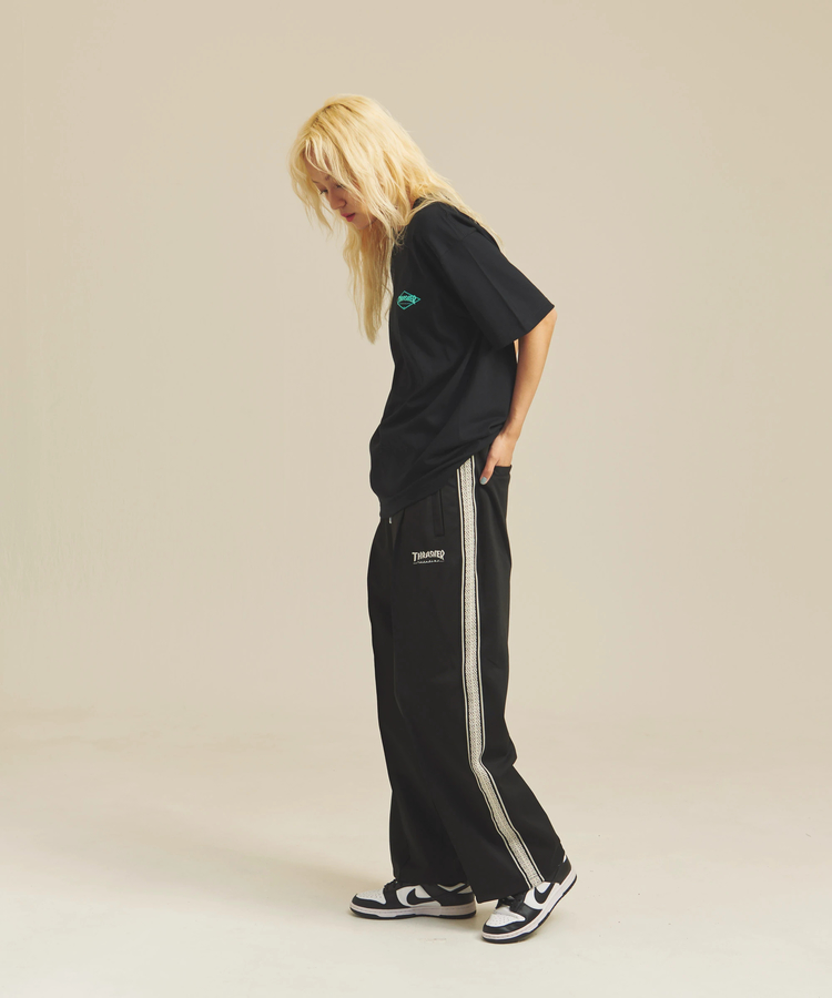 【THRASHER】
